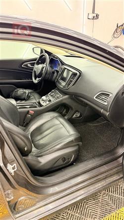 کرایسلەر 200